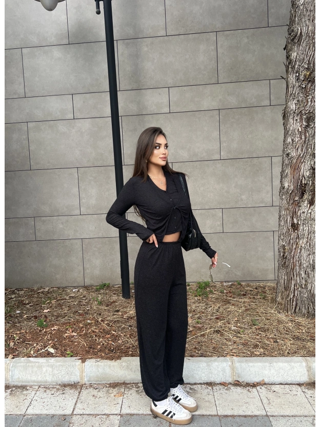 Siyah Jogger Pantolon Büstiyerli Hırka Takım