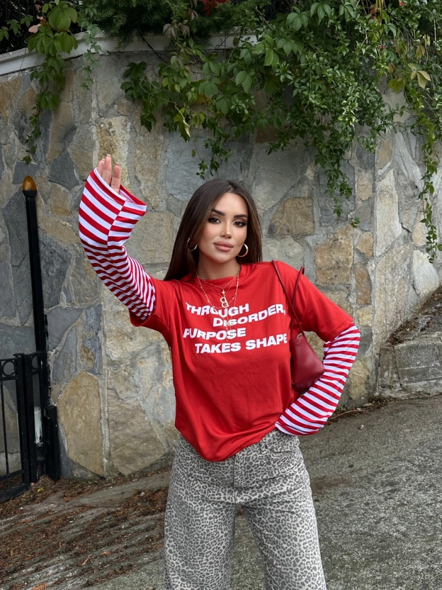 Kırmızı Kolları Çizgili Oversize Sweatshırt