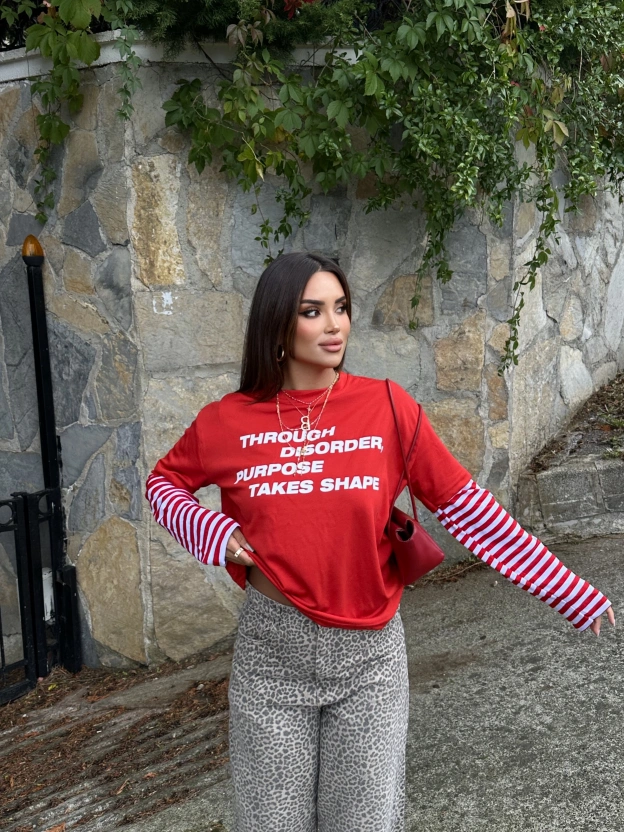 Kırmızı Kolları Çizgili Oversize Sweatshırt