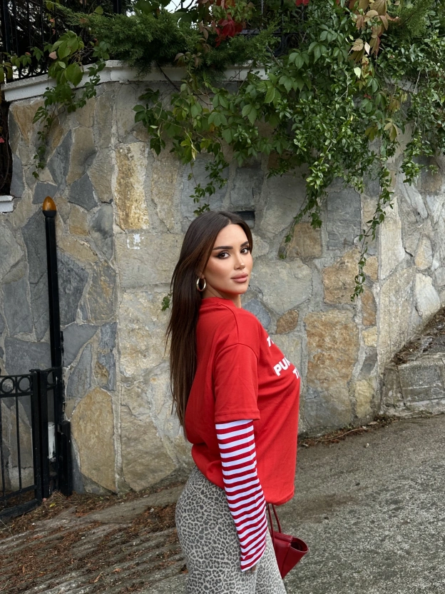 Kırmızı Kolları Çizgili Oversize Sweatshırt