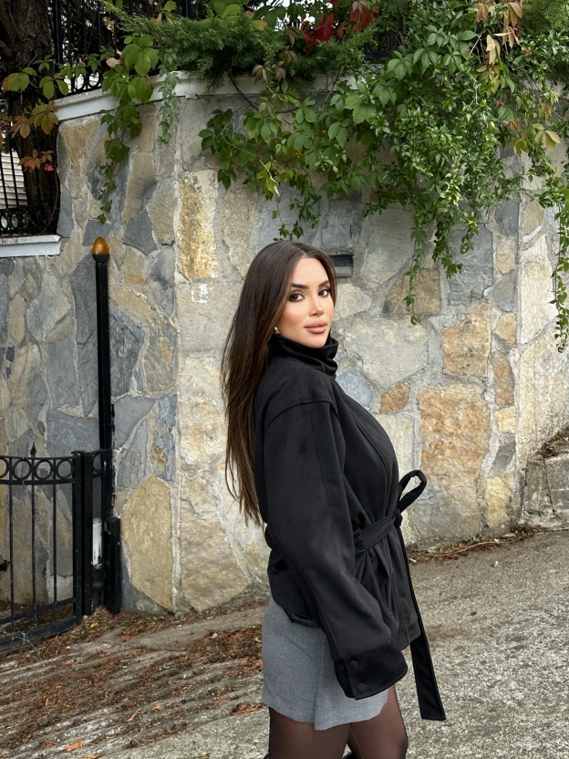 Siyah Kuşaklı Dik Yaka Süet Ceket
