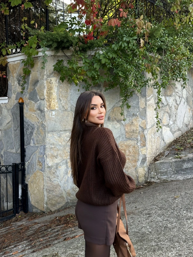 Kahverengi Bisiklet Yaka Crop Kazak