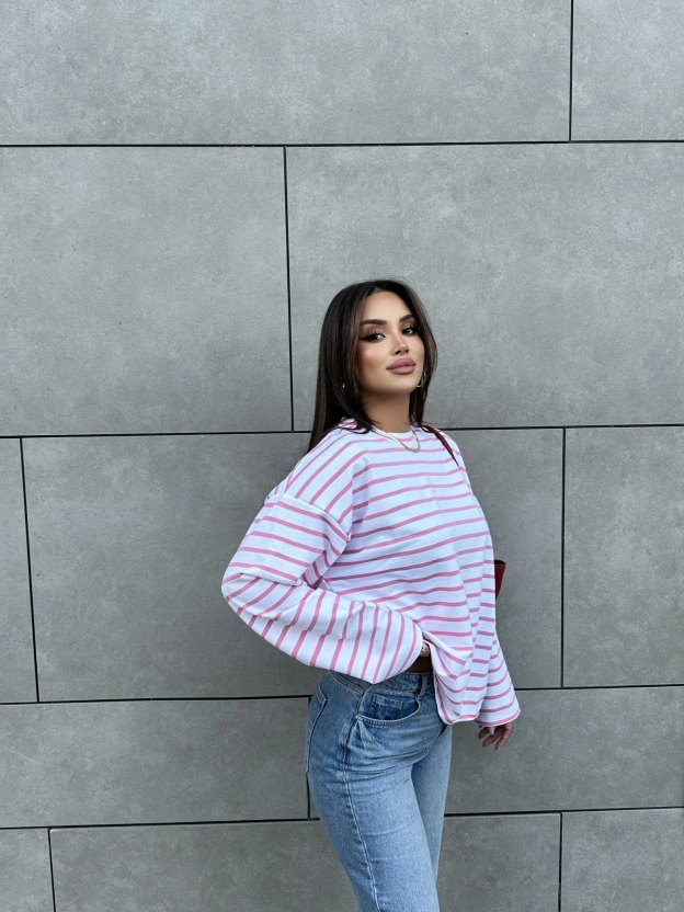Beyaz Pembe Çizgili Bisiklet Yaka Sweatshırt