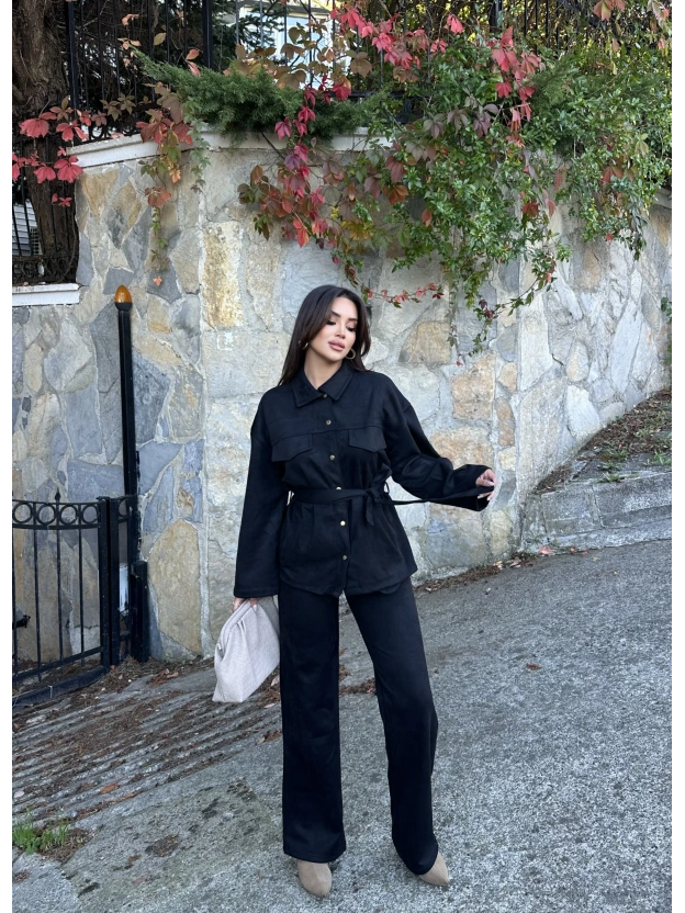 Siyah Kuşaklı Süet Takım
