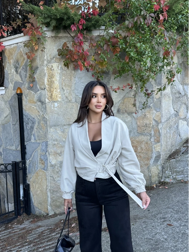 Bej Kemerli Crop Trenç Ceket
