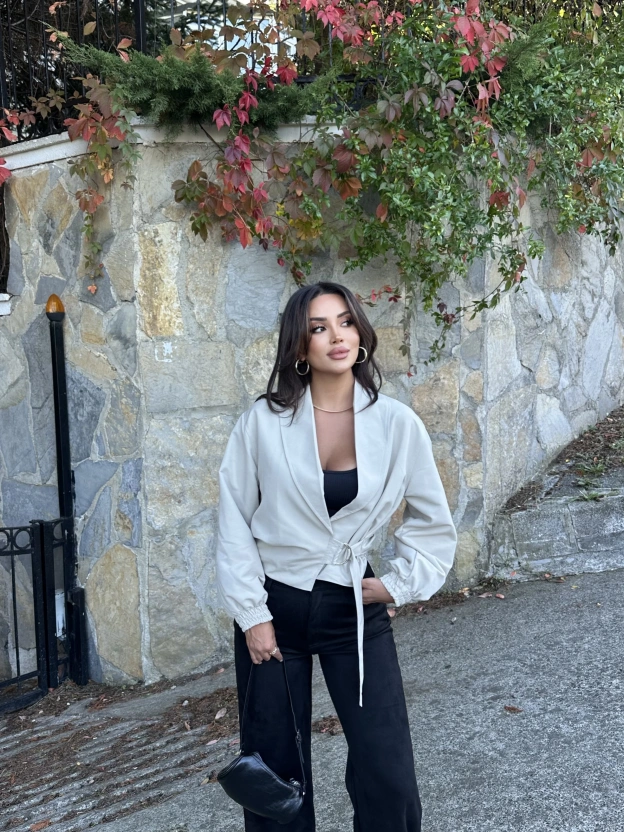 Bej Kemerli Crop Trenç Ceket