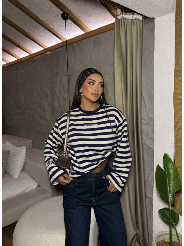 Lacivert Ekru Çizgili Nakışlı Sweatshırt