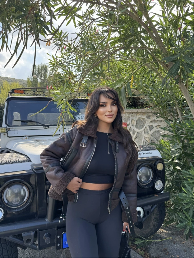 Kahverengi Kemer Detay Mont