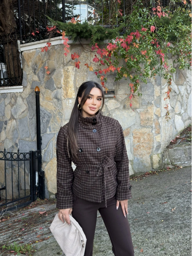Kahverengi Mini Kareli Dik Yaka Kaşe Kaban