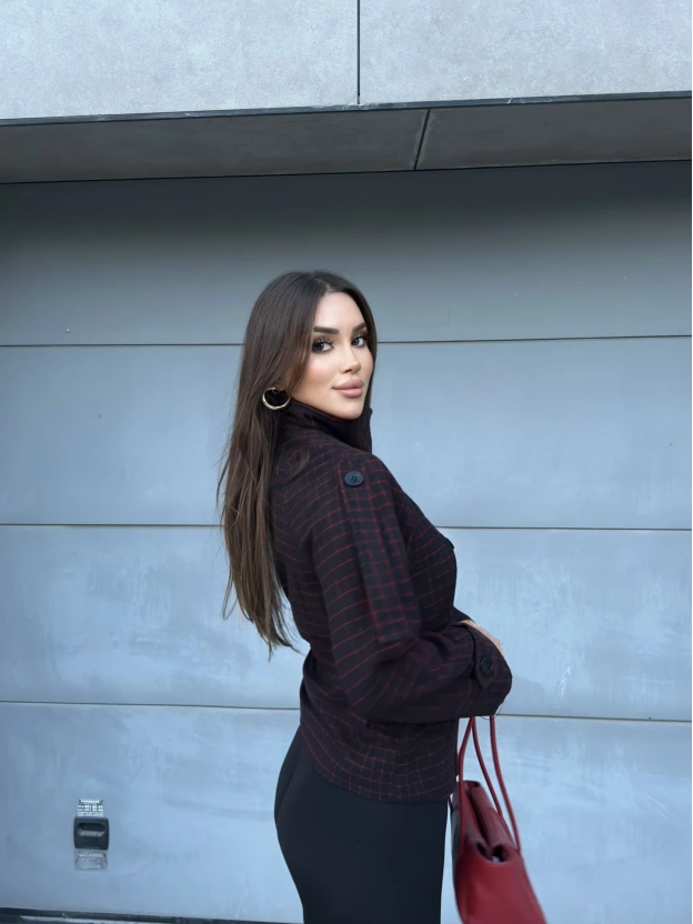 Siyah Mini Kareli Dik Yaka Kaşe Kaban