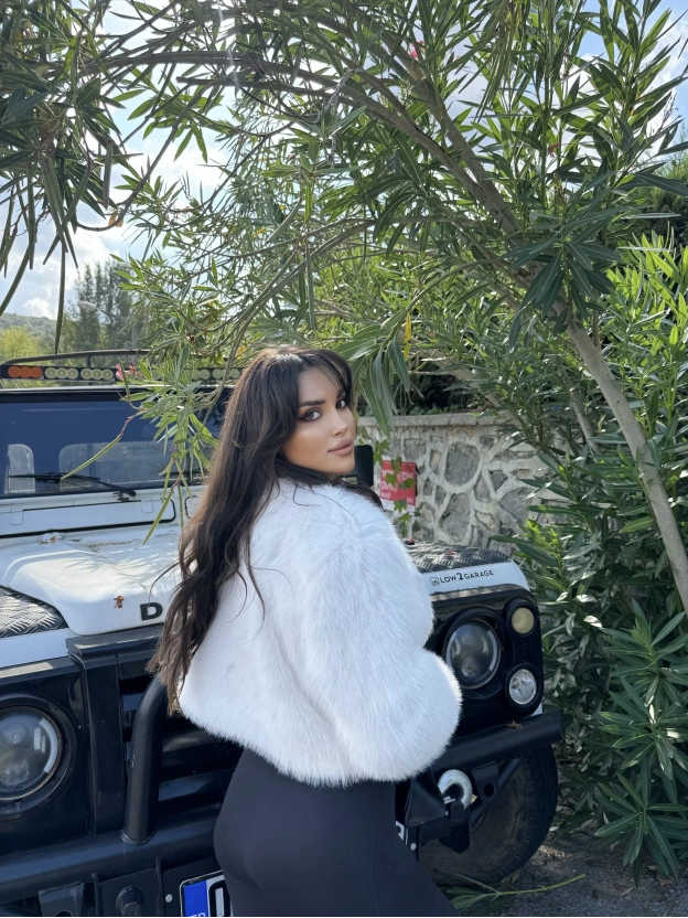Beyaz Crop Kürk Ceket