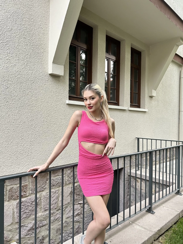 Fuşya Bel Dekolteli Mini Elbise