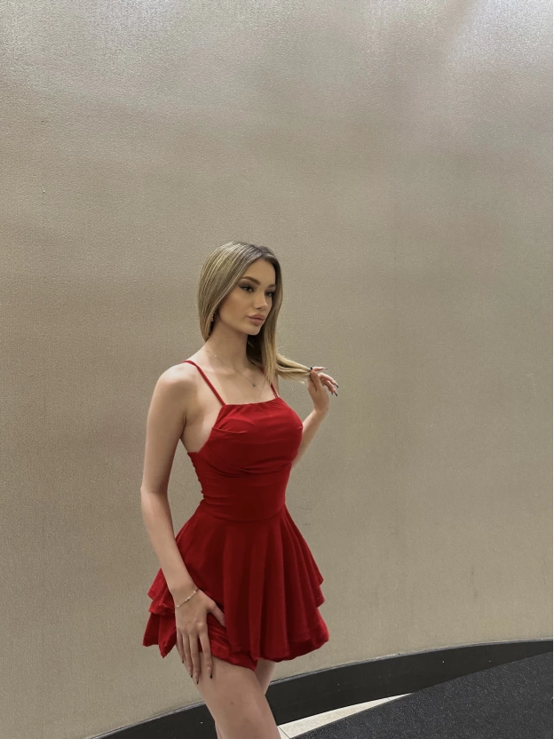 Kırmızı Askılı Şortlu Elbise