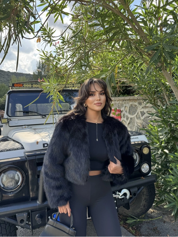 Siyah Crop Kürk Ceket