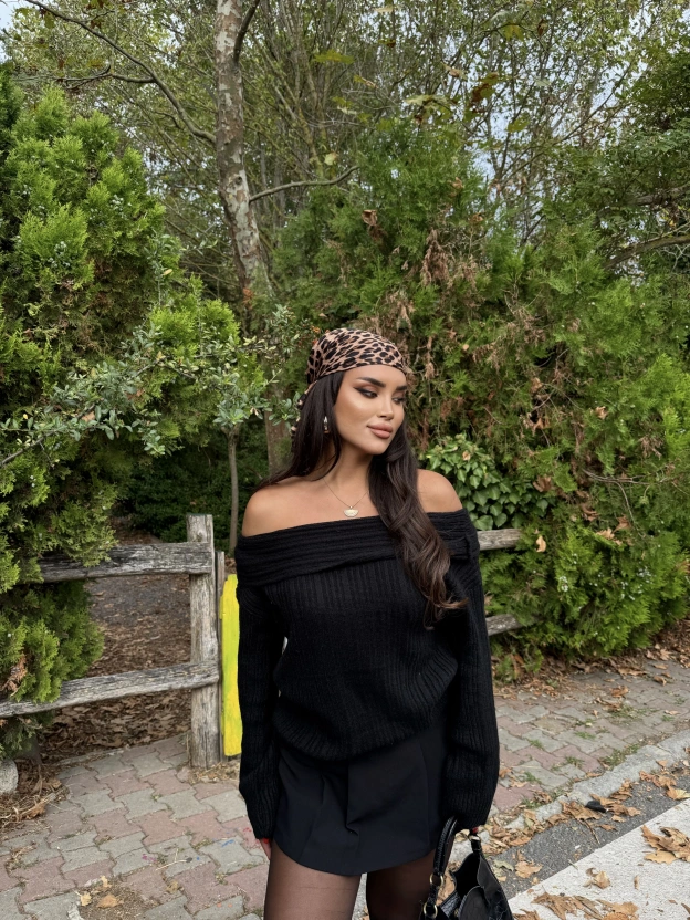 Siyah Madonna Yaka Kazak