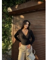 Siyah Kruvaze Yaka Aksesuar Detay Crop