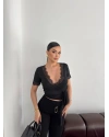 Siyah Kruvaze Bağlama Dantelli Crop