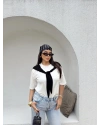 Beyaz Siyah Fularlı Oversize Tshırt
