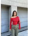 Kırmızı Omuz Dekolteli Crop