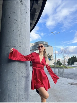 Kırmızı Sırt Detay Saten Elbise