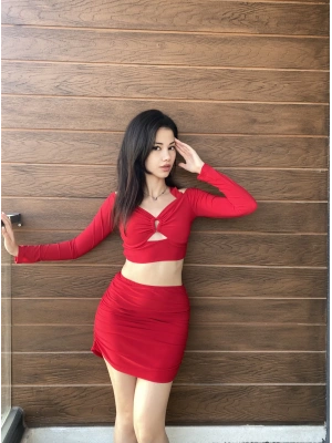 Kırmızı Dekolteli İkili Crop Etek Takım