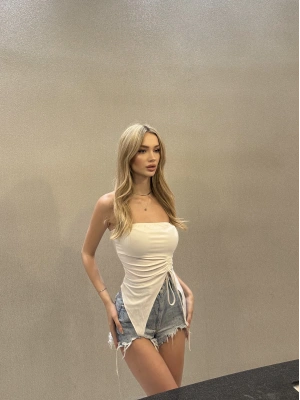 Beyaz Straplez Büzgü Detay Crop