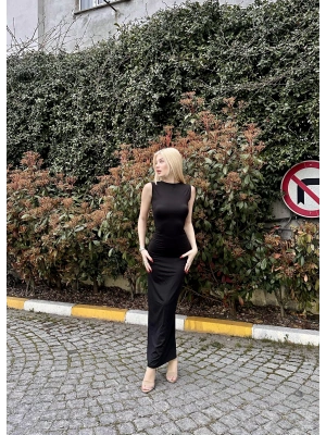 Siyah Sırt Detay Uzun Elbise