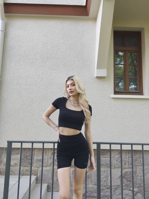 Siyah Kısa Kollu Tayt Takım