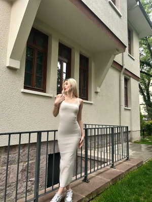 Bej Kare Yaka Uzun Basic Elbise