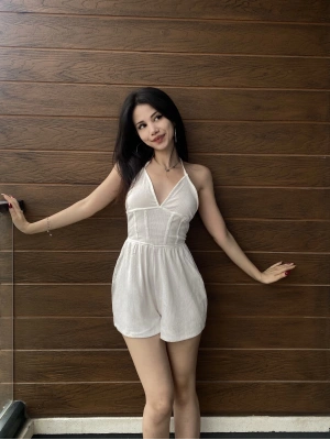 Beyaz Sırt Detay Brshk Tulum