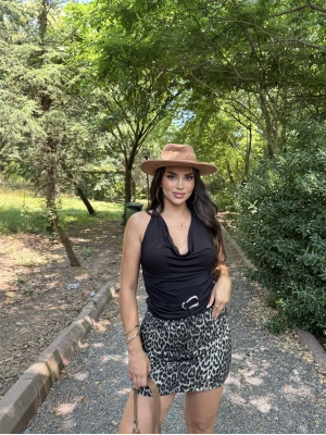 Siyah Degaje Yaka Toka Detay Bluz