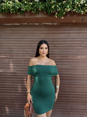 Zümrüt Yeşili Madonna Yaka Mini Elbise