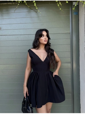 Siyah Dantel Detay Cepli Elbise