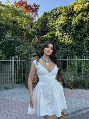 Beyaz Dantel Detay Cepli Elbise