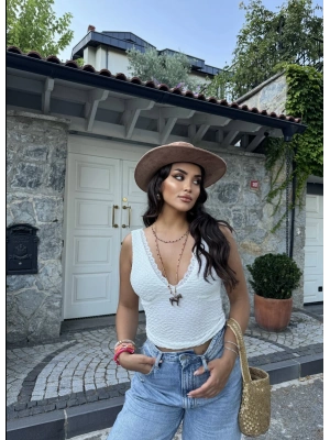 Beyaz V Yaka Dantel Detay Büstiyer