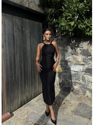 Siyah Halter Yaka Büzgülü Elbise