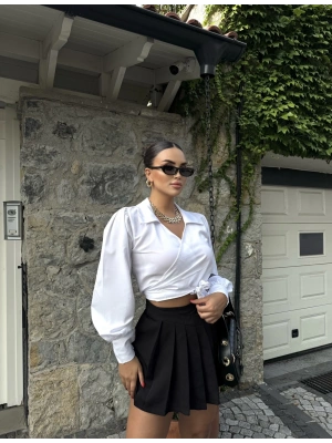 Beyaz Bağlamalı Gömlek