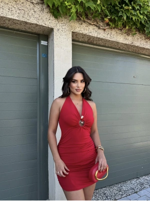 Kırmızı  Boyundan Geçirmeli Göğüs Dekolteli Mini Elbise