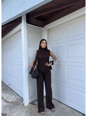 Kahverengi Fularlı İkili Takım