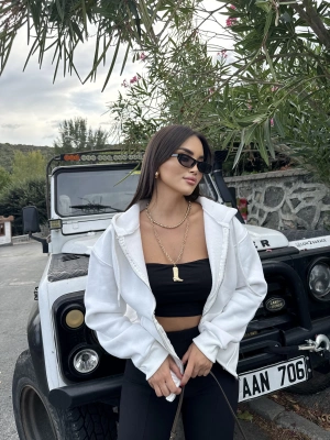 Beyaz Fermuarlı Oversize Hırka