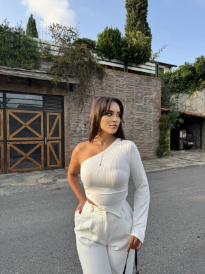 Beyaz Tek Omuz Crop