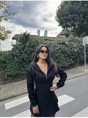 Siyah Korse Detay Crop Hırka