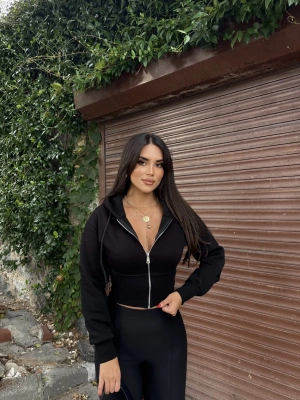 Siyah Premium Crop Sweatshırt