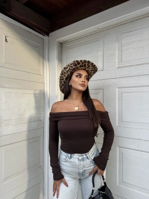 Kahverengi Madonna Yaka Basic Crop