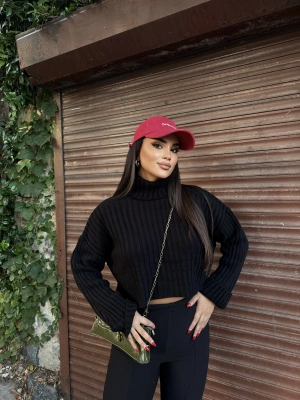 Siyah Balıkçı Yaka Kazak