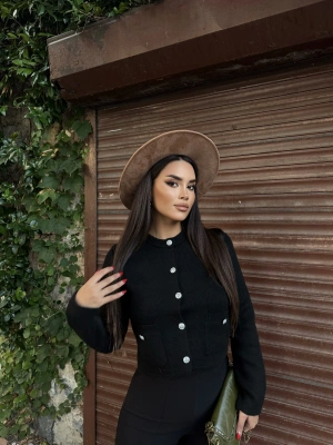 Siyah Düğme Detay Triko Hırka