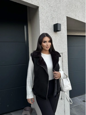 Siyah Peluş Detay Kürk Yelek