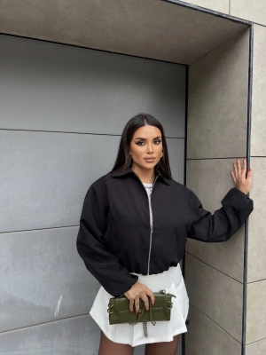 Siyah Crop Fermuarlı Bomber Ceket