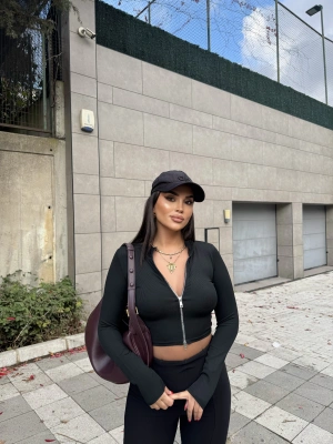 Siyah Çift Fermuarlı Crop Hırka