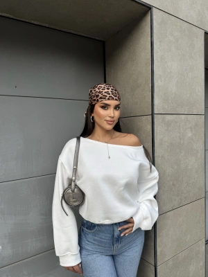 Beyaz Kayık Yaka Oversize Sweatshırt